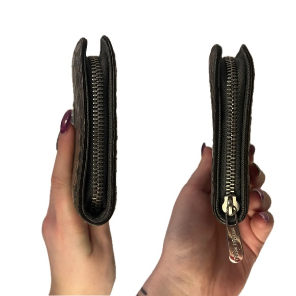 Michael Kors Grey Snakeskin Patterned Embossed Wallet - Picture 4 of 15